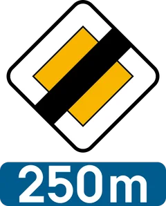 Panneau B13 : Signal annonçant le signal B11 (fin de voie prioritaire) à la distance approximative indiquée