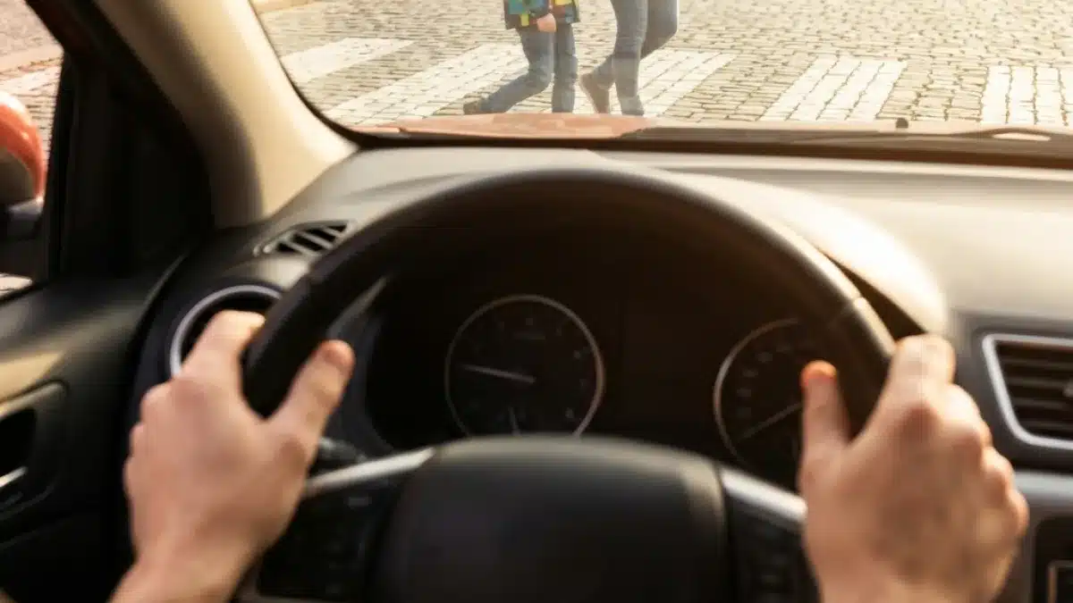 Apprends à adapter ta vitesse aux dangers